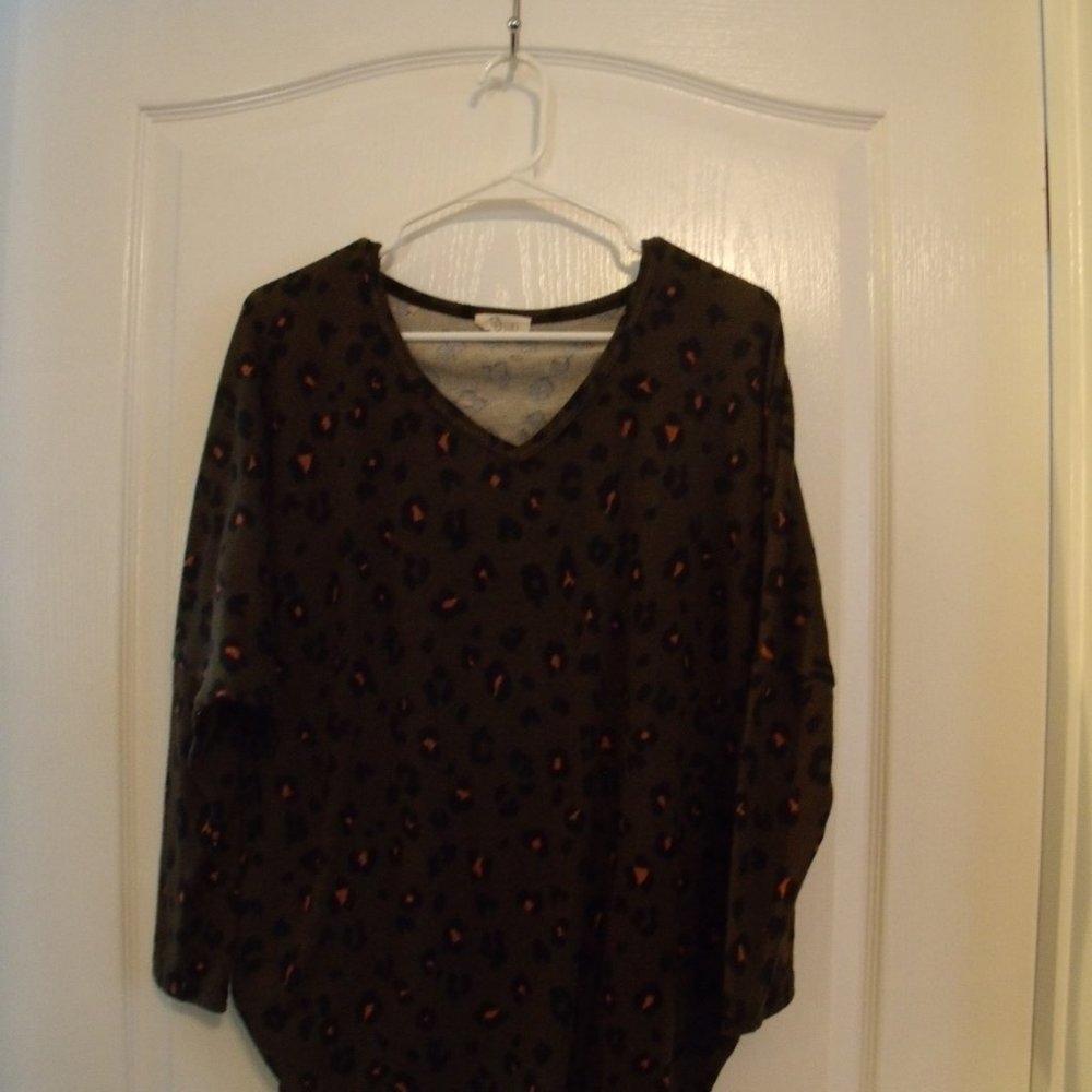 Sweater - Picture 2 of 2